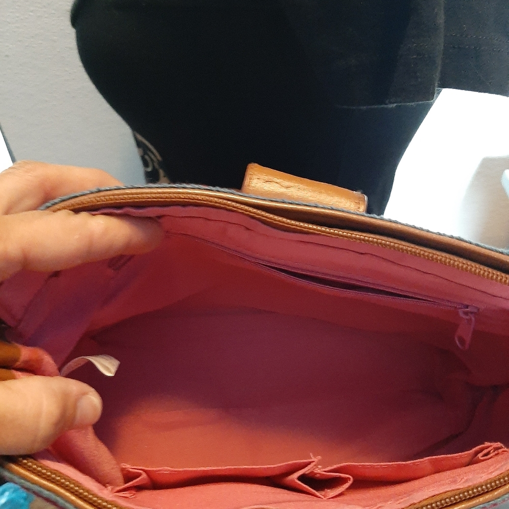 Multi-colored purse - Picture 5 of 5